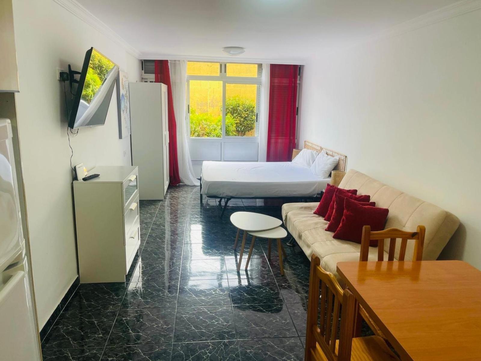 Cozy 2-Bed & Sofa-Bed Studio In Los Cristianos Los Cristianos  Exterior photo