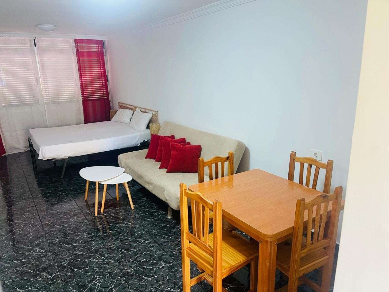 Cozy 2-Bed & Sofa-Bed Studio In Los Cristianos Los Cristianos  Exterior photo